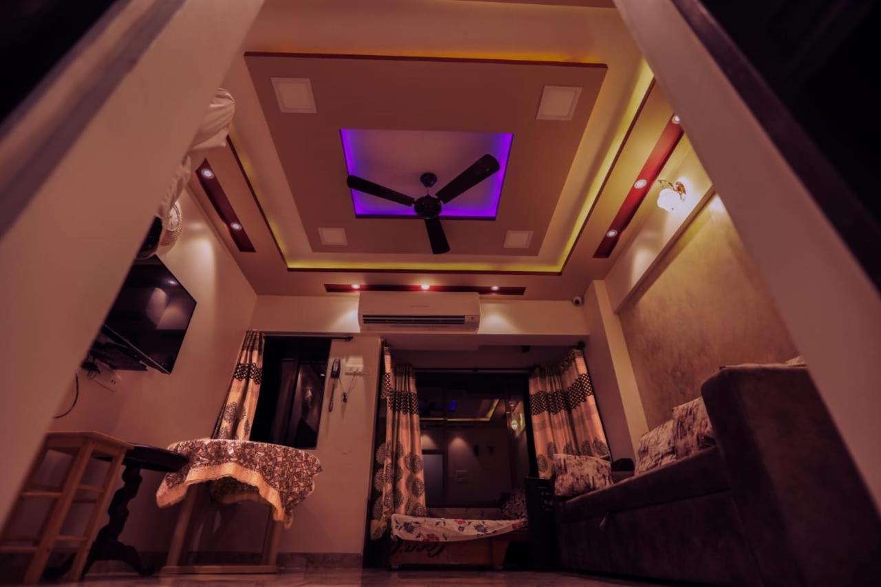Cozy Furnished Apartment One Block From The Ocean Mumbai Exterior photo