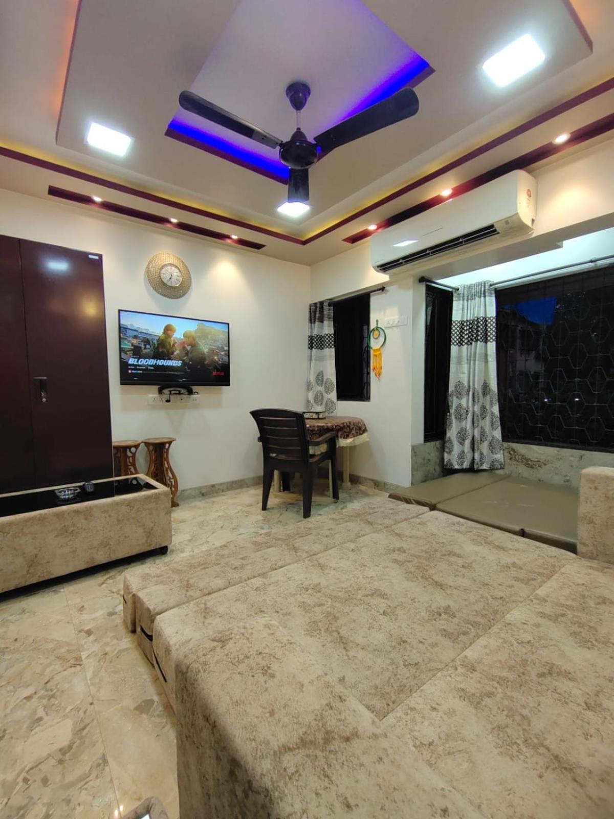 Cozy Furnished Apartment One Block From The Ocean Mumbai Exterior photo