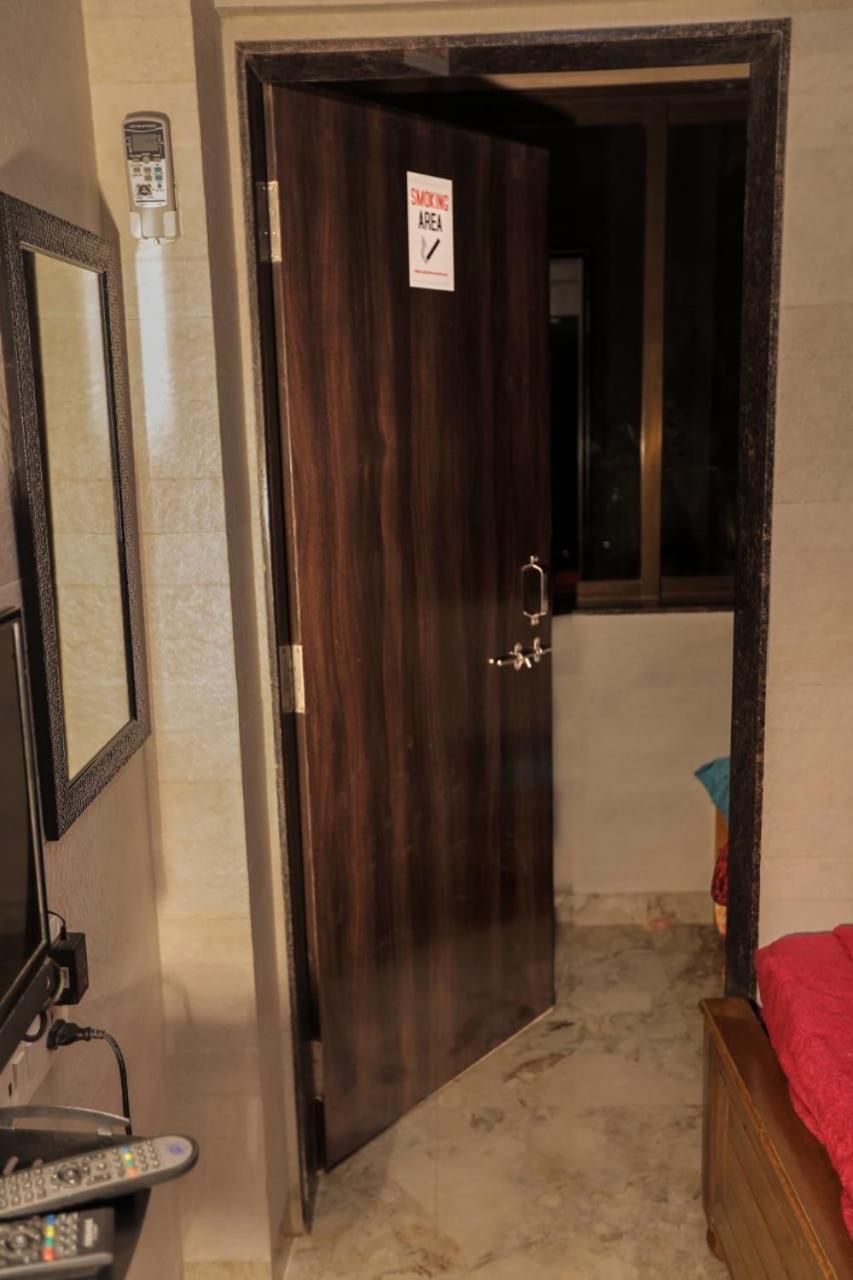 Cozy Furnished Apartment One Block From The Ocean Mumbai Exterior photo