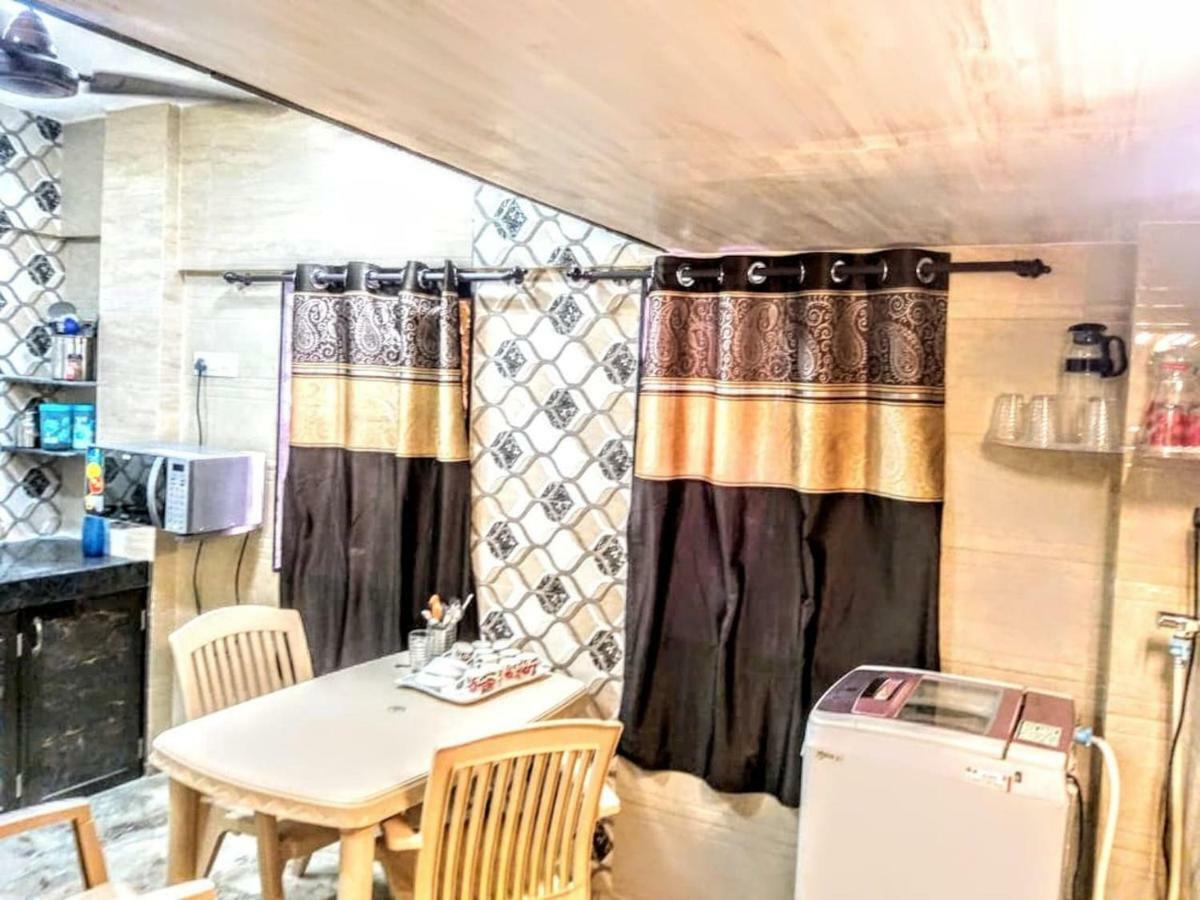 Cozy Furnished Apartment One Block From The Ocean Mumbai Exterior photo